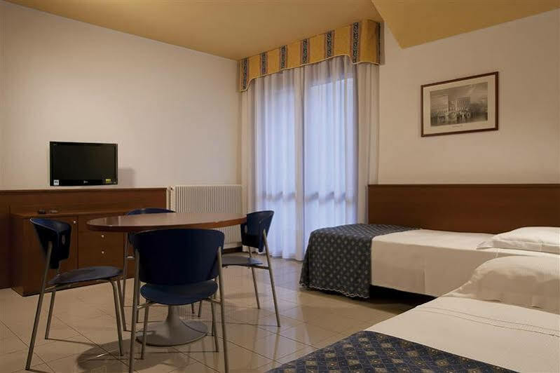 Best Western Titian Inn Hotel Venice Airport Тессера Экстерьер фото